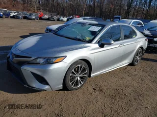 2018 Toyota Camry LE z VIN 4T1B11HK4JU616470, wystawiony jako IAAI lot #41352888 z przebiegiem 102 109 mil mil oraz . Historia ofert i sprzedaży dostępna na DreamBid. Obrazek 18.