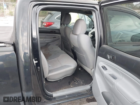 2013 Toyota Tacoma with VIN 3TMMU4FN5DM052257, listed as a IAAI auction lot 41260265 with 121,882 mi miles. Bid and sale history available at carsss.com. Image 8.