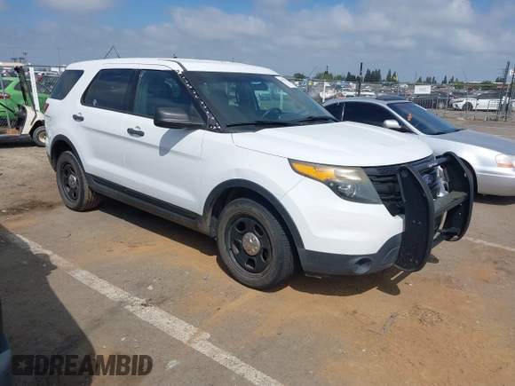 2013 Ford Utility Police Interceptor with VIN 1FM5K8AR1DGC63408, listed as a IAAI auction lot 42075944 with 155,382 mi miles. Bid and sale history available at carsss.com. Image 1.