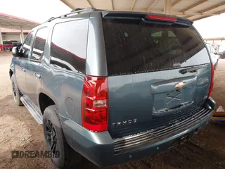 2009 Chevrolet Tahoe 2LT z VIN 1GNFK23069R293642, wystawiony jako IAAI lot #41584582 z przebiegiem 140 633 mil mil oraz . Historia ofert i sprzedaży dostępna na DreamBid. Obrazek 3.