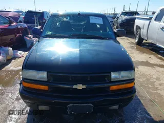 2001 Chevrolet S-10 LS with VIN 1GCCS19W718230397, listed as a IAAI auction lot 41293765 with 151,578 mi miles and . Bid and sale history available at DreamBid. Image 12.