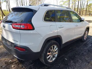 2014 Jeep Cherokee Limited with VIN 1C4PJLDS9EW238121, listed as a IAAI auction lot 41811278 with 185,240 mi miles. Bid and sale history available at carsss.com. Image 4.
