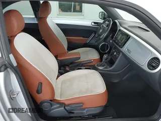 2015 Volkswagen Beetle Fleet Edition с VIN 3VWF17AT3FM654647, выставлен на аукционе IAAI как лот 42336350 с пробегом 44 312 миль миль и . История ставок и продаж доступна на DreamBid. Изображение 5.
