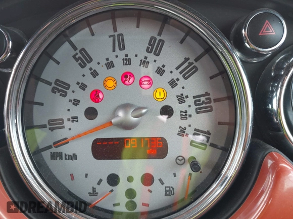 2006 MINI Convertible with VIN WMWRF33546TF65857, listed as a IAAI auction lot 41814032 with 91,736 mi miles and . Bid and sale history available at DreamBid. Image 7.