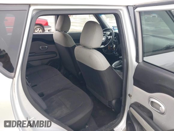 2015 Kia Soul z VIN KNDJN2A21F7777241, wystawiony jako IAAI lot #41713236 z przebiegiem 168 115 mil mil oraz . Historia ofert i sprzedaży dostępna na DreamBid. Obrazek 8.