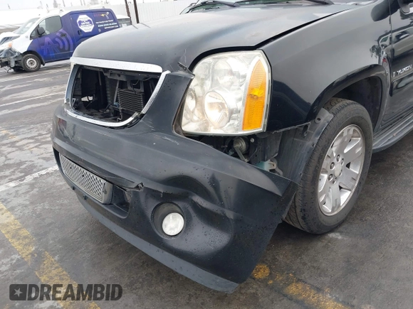 2007 GMC Yukon SLT with VIN 1GKFC13J77R186481, listed as a IAAI auction lot 41923608 with 1 mi miles. Bid and sale history available at carsss.com. Image 6.