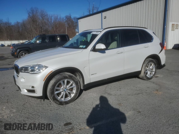 2014 BMW X5 xDrive35i with VIN 5UXKR0C59E0K44225, listed as a Copart auction lot 82117834 with 117,899 mi miles and Salvage Title. Bid and sale history available at carsss.com. Image 1.