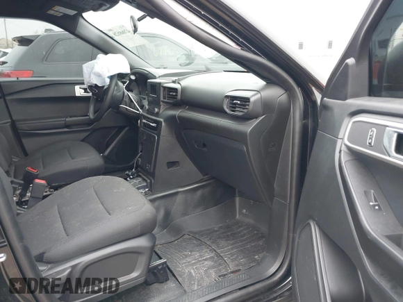 2023 Ford Police Interceptor Utility z VIN 1FM5K8AB1PGA03761, wystawiony jako IAAI lot #42068628 z przebiegiem 39 009 mil mil oraz . Historia ofert i sprzedaży dostępna na DreamBid. Obrazek 5.