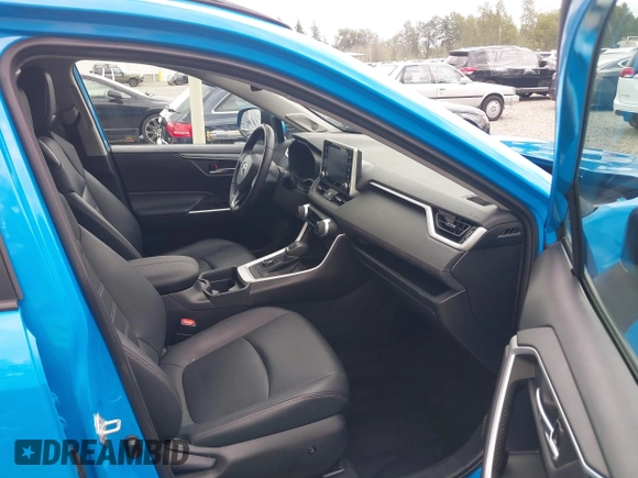 2021 Toyota RAV4 Hybrid LE with VIN 4T3B6RFV6MU048392, listed as a IAAI auction lot 42549120 with 61,661 mi miles and . Bid and sale history available at DreamBid. Image 5.
