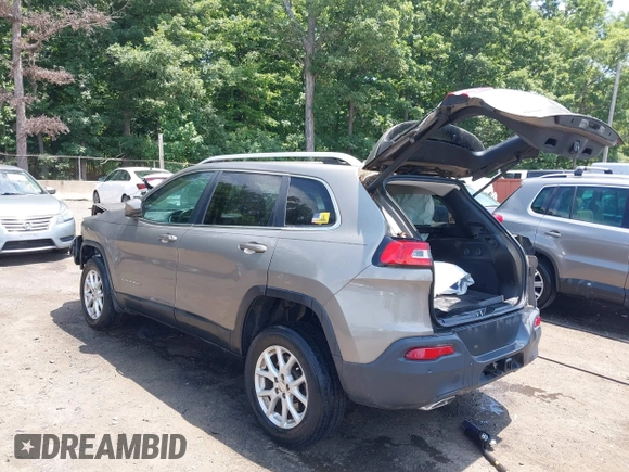 2016 Jeep Cherokee Latitude with VIN 1C4PJMCS3GW251912, listed as a IAAI auction lot 39753032 with 59,401 mi miles. Bid and sale history available at carsss.com. Image 3.