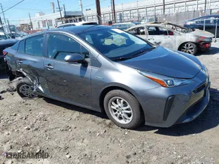 2022 Toyota Prius L Eco with VIN JTDKAMFU2N3172026, listed as a IAAI auction lot 41841090 with 49,011 mi miles. Bid and sale history available at carsss.com. Image 1.