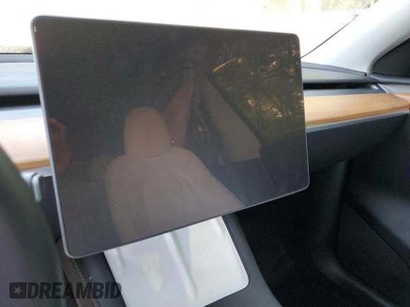 2024 Tesla Model Y Long Range с VIN 7SAYGDEE9RA230998, выставлен на аукционе Copart как лот 51682025 с пробегом Не указан миль и Списание • Salvage title. История ставок и продаж доступна на DreamBid. Изображение 9.