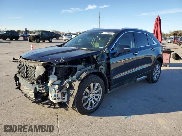 2021 Cadillac XT4 FWD Premium Luxury z VIN 1GYFZCR43MF021302, wystawiony jako Copart lot #41668755 z przebiegiem 46 047 mil mil oraz Szkody całkowita. Historia ofert i sprzedaży dostępna na DreamBid. Obrazek 1.