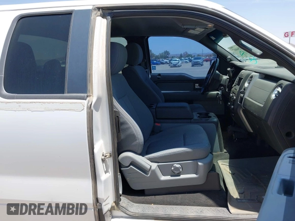 2014 Ford F-150 XL z VIN 1FTFX1EF5EKE66124, wystawiony jako IAAI lot #42256807 z przebiegiem 211 614 mil mil oraz . Historia ofert i sprzedaży dostępna na DreamBid. Obrazek 5.