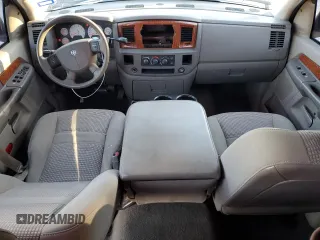 2006 Dodge 1500 SLT z VIN 1D7HA18266S582653, wystawiony jako Copart lot #47625845 z przebiegiem 134 843 mil mil oraz Czysty tytuł • Clean title. Historia ofert i sprzedaży dostępna na DreamBid. Obrazek 8.