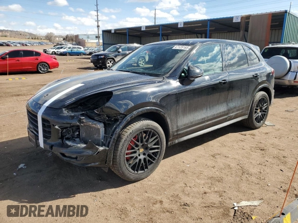 2016 Porsche Cayenne GTS z VIN WP1AD2A21GLA72479, wystawiony jako Copart lot #47125165 z przebiegiem 74 942 mil mil oraz Szkody całkowita. Historia ofert i sprzedaży dostępna na DreamBid. Obrazek 1.