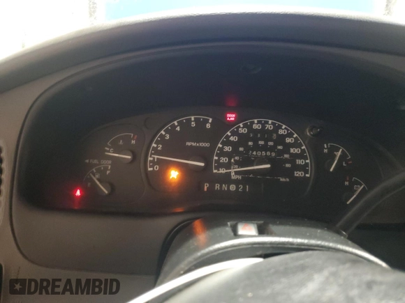 2001 Ford Explorer XLT with VIN 1FMZU83PX1UB56622, listed as a Copart auction lot 82108934 with 240,569 mi miles and Salvage title. Bid and sale history available at DreamBid. Image 9.