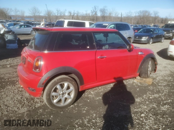 2007 MINI Hardtop S with VIN WMWMF73507TL92600, listed as a Copart auction lot 49324375 with 131,178 mi miles and Clean Title. Bid and sale history available at DreamBid. Image 3.