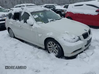 2006 BMW 3 Series 325xi z VIN WBAVT13556KW22050, wystawiony jako IAAI lot #41551183 z przebiegiem Nie podano mil oraz . Historia ofert i sprzedaży dostępna na DreamBid. Obrazek 1.