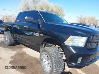 2015 Ram 1500 Express z VIN 1C6RR6KT1FS517948, wystawiony jako IAAI lot #41355978 z przebiegiem 94 784 mil mil oraz . Historia ofert i sprzedaży dostępna na DreamBid. Obrazek 1.
