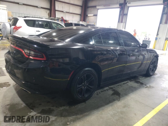 2015 Dodge Charger SE z VIN 2C3CDXBG6FH848445, wystawiony jako Copart lot #54825915 z przebiegiem 121 764 mil mil oraz Szkoda całkowita • Salvage title. Historia ofert i sprzedaży dostępna na DreamBid. Obrazek 3.