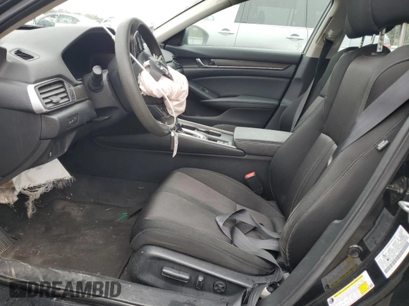 2019 Honda Accord EX z VIN 1HGCV1F40KA031181, wystawiony jako Copart lot #55635265 z przebiegiem 82 664 mil mil oraz Szkoda całkowita • Salvage title. Historia ofert i sprzedaży dostępna na DreamBid. Obrazek 7.