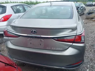 2021 Lexus ES 250 z VIN 58AD11D11MU002155, wystawiony jako IAAI lot #42186499 z przebiegiem 49 539 mil mil oraz . Historia ofert i sprzedaży dostępna na DreamBid. Obrazek 15.