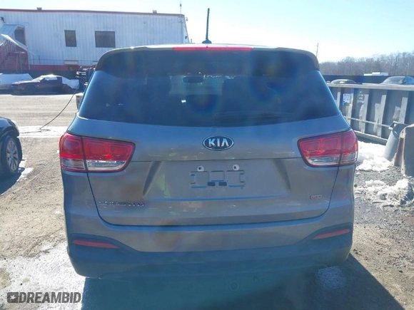 2017 Kia Sorento LX with VIN 5XYPG4A33HG209703, listed as a IAAI auction lot 41542541 with 112,708 mi miles. Bid and sale history available at carsss.com. Image 16.
