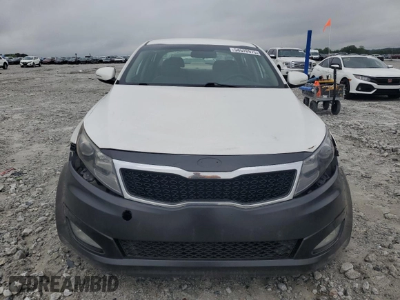 2013 Kia Optima LX z VIN KNAGM4A76D5349580, wystawiony jako Copart lot #54576975 z przebiegiem 156 241 mil mil oraz Szkoda całkowita • Salvage title. Historia ofert i sprzedaży dostępna na DreamBid. Obrazek 5.