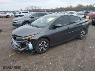 2018 Toyota Prius Prime Plus with VIN JTDKARFP2J3103595, listed as a IAAI auction lot 41569905 with NaN miles. Bid and sale history available at carsss.com. Image 17.