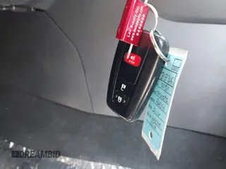2021 Toyota RAV4 XLE z VIN 2T3W1RFV5MW118836, wystawiony jako IAAI lot #42031596 z przebiegiem 56 712 mil mil oraz . Historia ofert i sprzedaży dostępna na DreamBid. Obrazek 11.