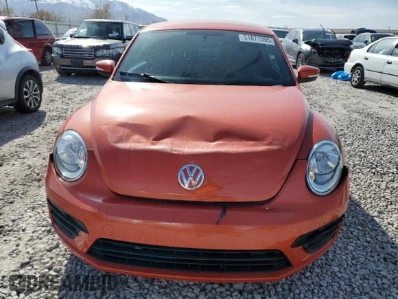 2019 Volkswagen Beetle S с VIN 3VWFD7AT9KM712147, выставлен на аукционе Copart как лот 51871395 с пробегом 39 831 миль миль и Списание • Salvage title. История ставок и продаж доступна на DreamBid. Изображение 5.