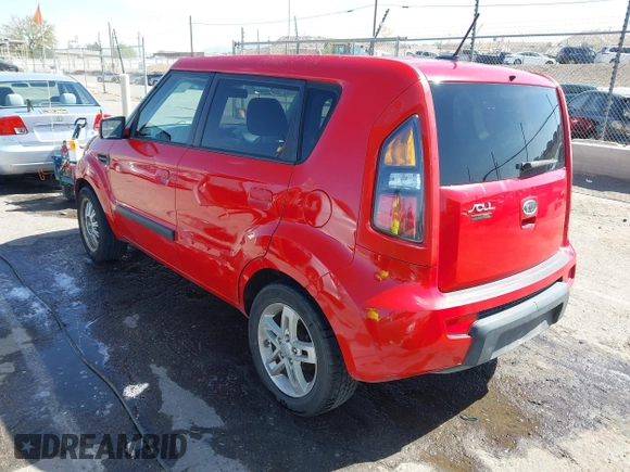 2010 Kia Soul + with VIN KNDJT2A28A7104493, listed as a IAAI auction lot 42023796 with 124,582 mi miles. Bid and sale history available at carsss.com. Image 3.