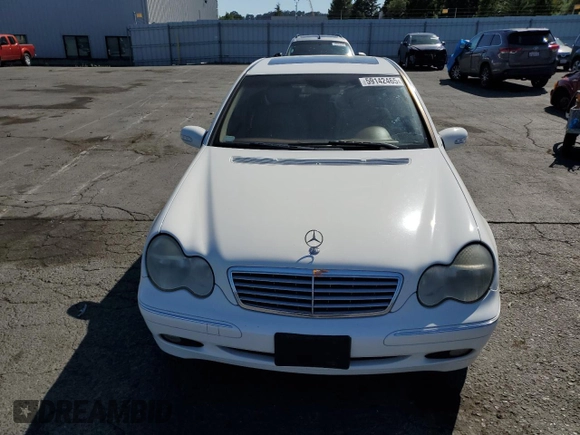 2004 Mercedes-Benz C 240 with VIN WDBRF61J84A607911, listed as a Copart auction lot 59142465 with 180,572 mi miles and Salvage title. Bid and sale history available at DreamBid. Image 5.