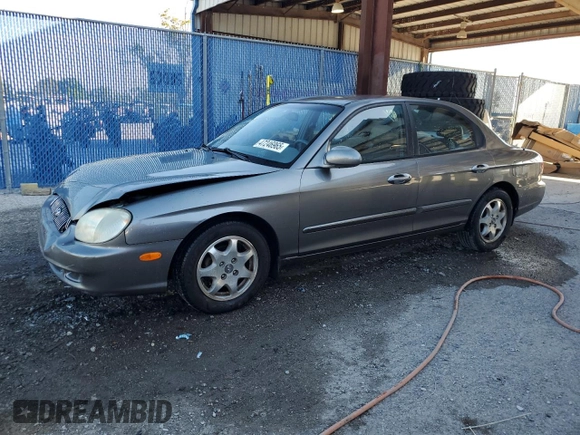 2001 Hyundai Sonata GLS with VIN KMHWF35V21A498000, listed as a Copart auction lot 47246965 with 111,616 mi miles and Salvage Title. Bid and sale history available at carsss.com. Image 1.