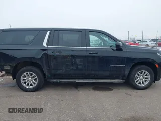 2024 Chevrolet Suburban LT z VIN 1GNSKCKD1RR242476, wystawiony jako IAAI lot #41577855 z przebiegiem 24 285 mil mil oraz . Historia ofert i sprzedaży dostępna na DreamBid. Obrazek 13.