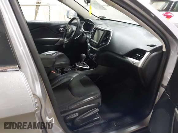 2018 Jeep Cherokee Latitude Plus with VIN 1C4PJLLB4JD524997, listed as a IAAI auction lot 41359742 with 89,858 mi miles. Bid and sale history available at carsss.com. Image 5.
