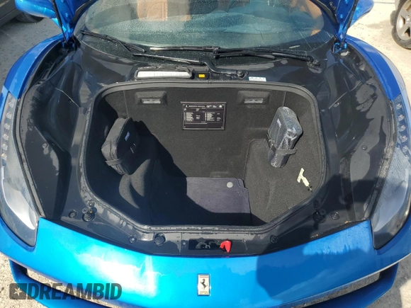 2018 Ferrari 488 z VIN ZFF80AMA9J0231686, wystawiony jako Copart lot #77623854 z przebiegiem Nie podano mil oraz Szkody całkowita. Historia ofert i sprzedaży dostępna na DreamBid. Obrazek 11.