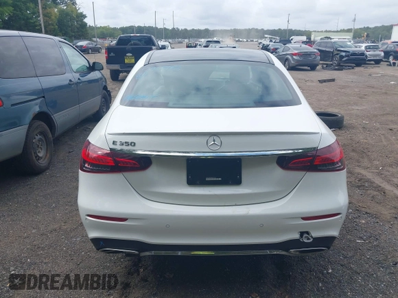 2021 Mercedes-Benz E-Class E 350 with VIN W1KZF8DBXMB003732, listed as a IAAI auction lot 40275325 with 28,211 mi miles. Bid and sale history available at carsss.com. Image 16.