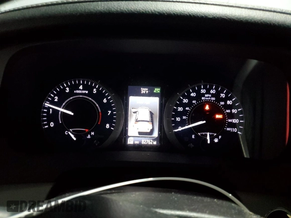 2018 Toyota Sienna XLE with VIN 5TDDZ3DC6JS193492, listed as a Copart auction lot 86548854 with 82,762 mi miles and Salvage Title. Bid and sale history available at carsss.com. Image 9.