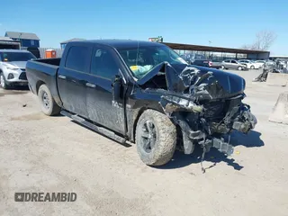 2017 Ram 1500 Express z VIN 1C6RR6KT3HS601837, wystawiony jako IAAI lot #41667566 z przebiegiem 120 182 mil mil oraz . Historia ofert i sprzedaży dostępna na DreamBid. Obrazek 1.