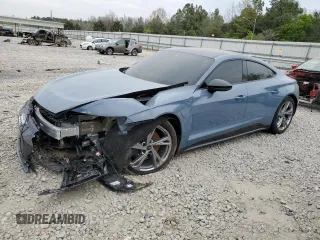 2022 Audi e-tron GT Premium Plus z VIN WAUFJBFW2N7008708, wystawiony jako Copart lot #47915324 z przebiegiem 27 193 mil mil oraz . Historia ofert i sprzedaży dostępna na DreamBid. Obrazek 1.