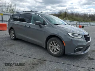 2022 Chrysler Pacifica Touring L with VIN 2C4RC1BG7NR154314, listed as a Copart auction lot 53502335 with 77,511 mi miles and Salvage Title. Bid and sale history available at DreamBid. Image 4.