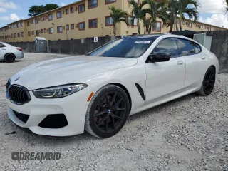 2021 BMW 8 Series M850i z VIN WBAGV8C01MCF72063, wystawiony jako Copart lot #54439815 z przebiegiem 34 907 mil mil oraz Szkoda całkowita • Salvage title. Historia ofert i sprzedaży dostępna na DreamBid. Obrazek 1.