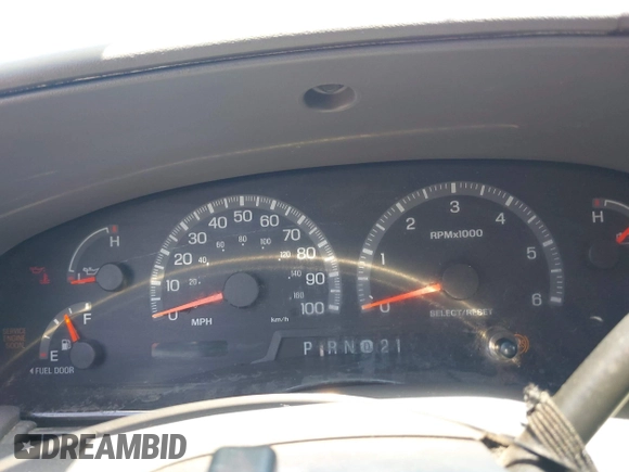 1999 Ford Expedition XLT z VIN 1FMRU1762XLA88470, wystawiony jako IAAI lot #42384804 z przebiegiem Nie podano mil oraz . Historia ofert i sprzedaży dostępna na DreamBid. Obrazek 7.