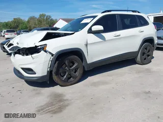 2019 Jeep Cherokee Latitude Plus with VIN 1C4PJLLN1KD290331, listed as a IAAI auction lot 41690270 with 94,588 mi miles. Bid and sale history available at carsss.com. Image 17.