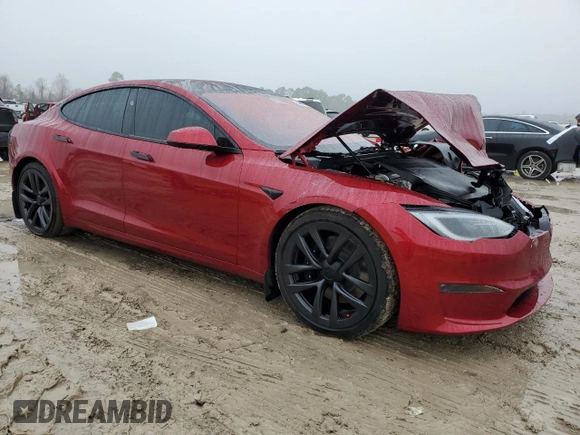 2024 Tesla Model S z VIN 5YJSA1E52RF537354, wystawiony jako Copart lot #43077365 z przebiegiem 8 934 mil mil oraz Szkoda całkowita • Salvage title. Historia ofert i sprzedaży dostępna na DreamBid. Obrazek 4.