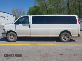 2012 Chevrolet Express Passenger 1LT z VIN 1GAZG1FA4C1189350, wystawiony jako IAAI lot #42246336 z przebiegiem 239 216 mil mil oraz . Historia ofert i sprzedaży dostępna na DreamBid. Obrazek 14.