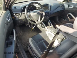 2013 Hyundai Veloster Turbo z VIN KMHTC6AE2DU169366, wystawiony jako Copart lot #50805585 z przebiegiem 75 197 mil mil oraz Szkoda całkowita • Salvage title. Historia ofert i sprzedaży dostępna na DreamBid. Obrazek 8.