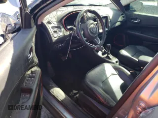 2019 Jeep Compass Trailhawk z VIN 3C4NJDDB7KT661987, wystawiony jako Copart lot #56064785 z przebiegiem Nie podano mil oraz Szkoda całkowita • Salvage title. Historia ofert i sprzedaży dostępna na DreamBid. Obrazek 8.
